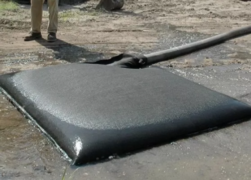 Dewatering bag for sediment control